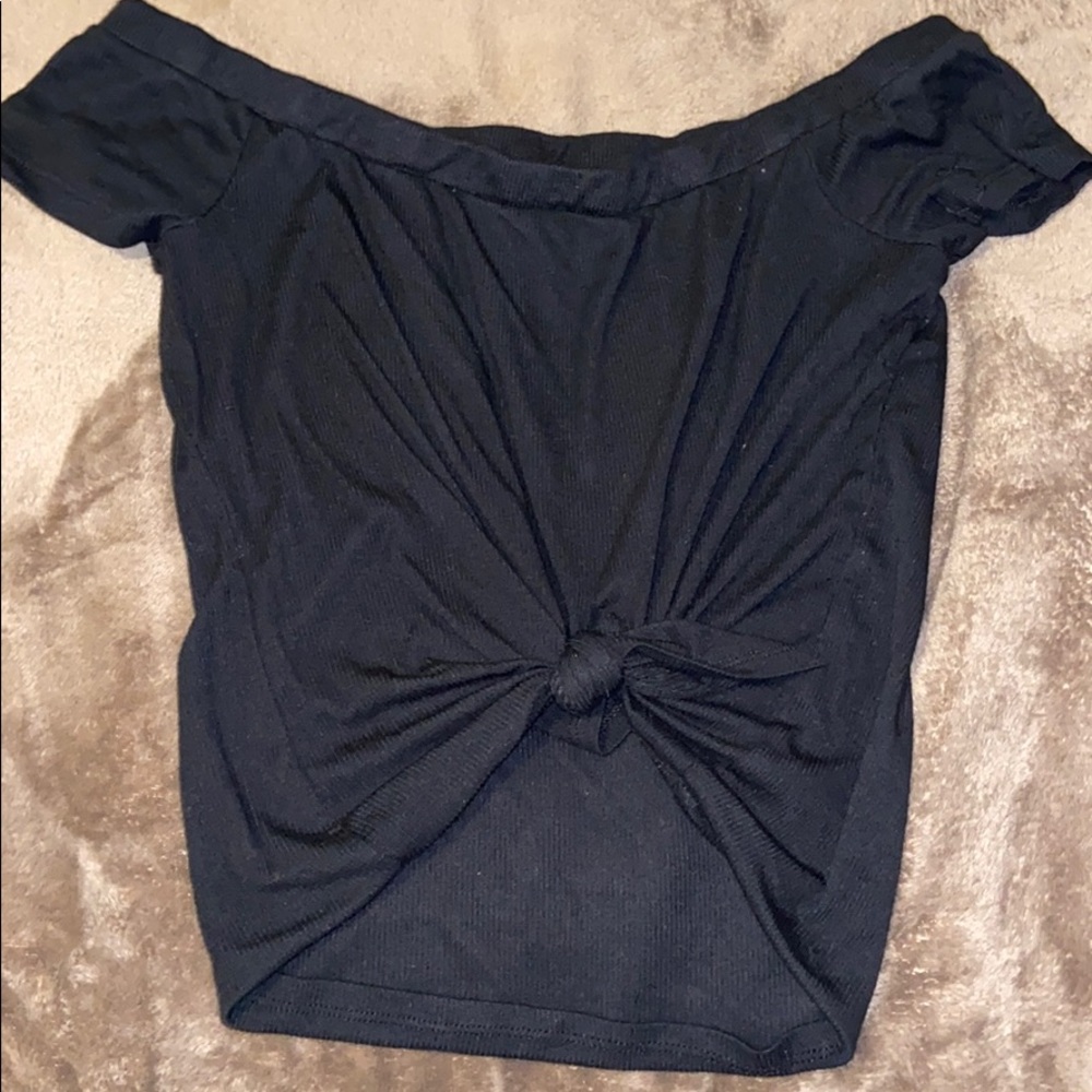Off the shoulder black ties crop top